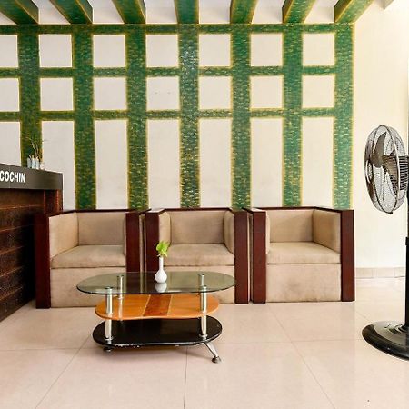 Metro Kochin Business Hotel Kültér fotó