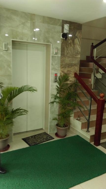 Metro Kochin Business Hotel Kültér fotó
