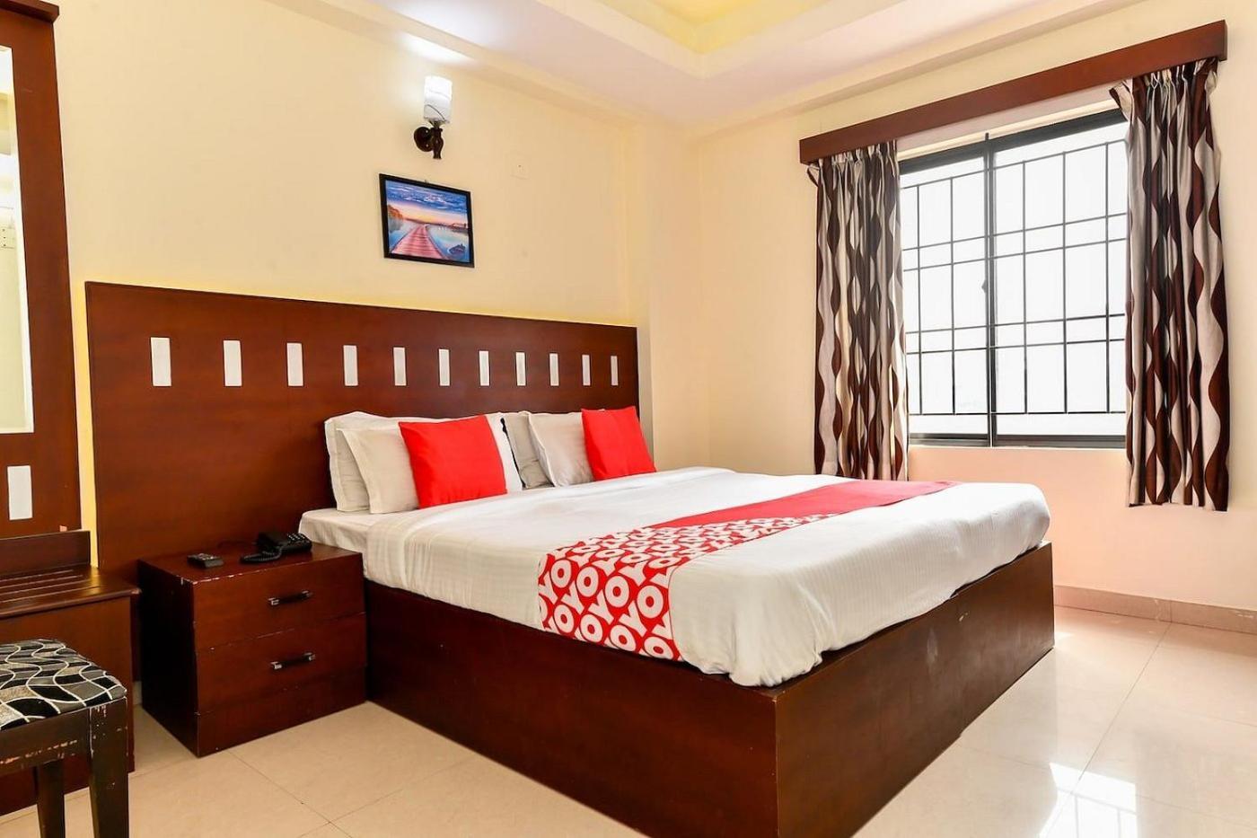 Metro Kochin Business Hotel Kültér fotó