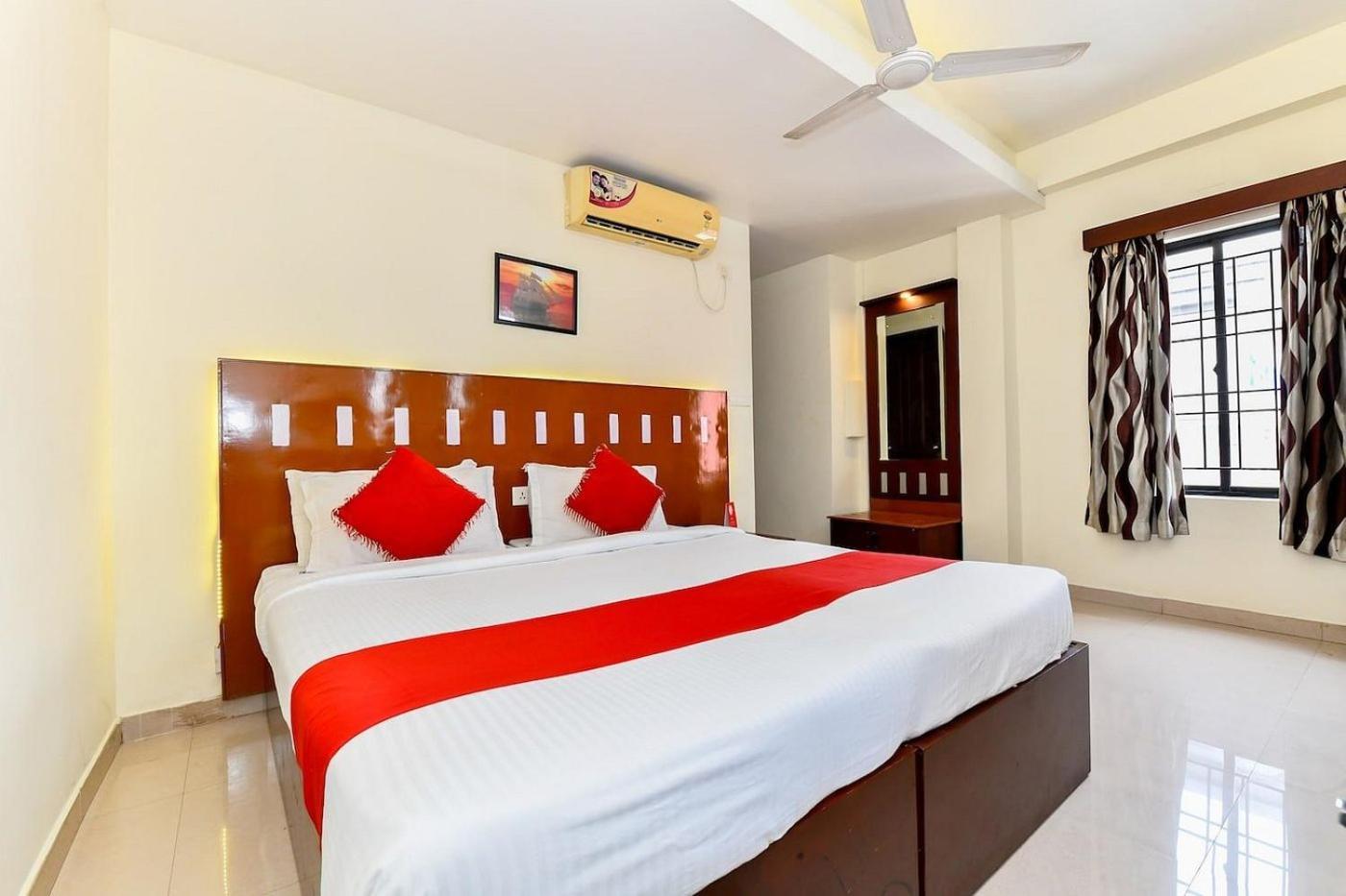 Metro Kochin Business Hotel Kültér fotó