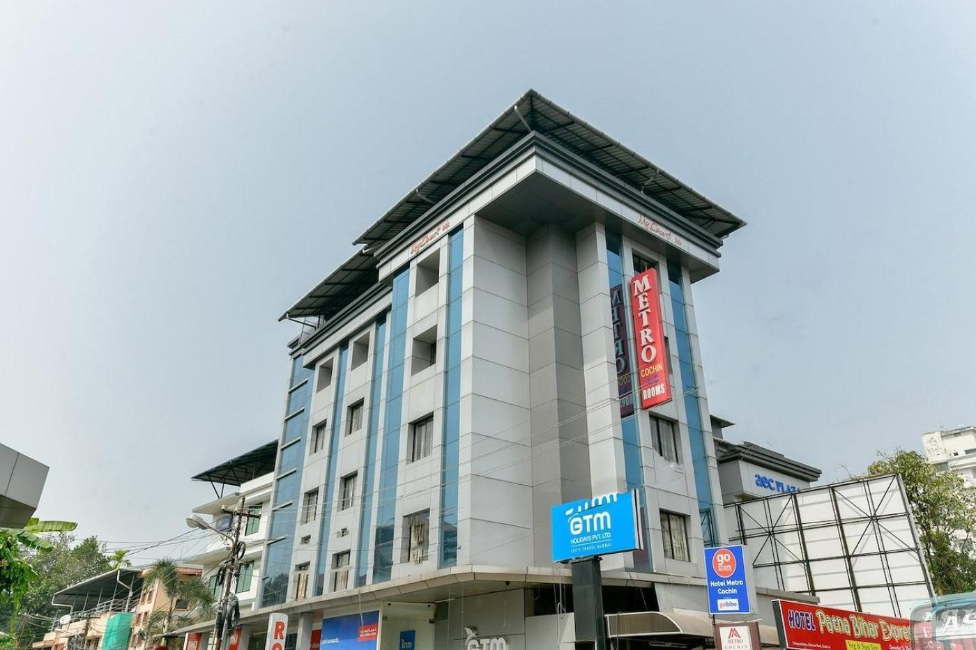 Metro Kochin Business Hotel Kültér fotó