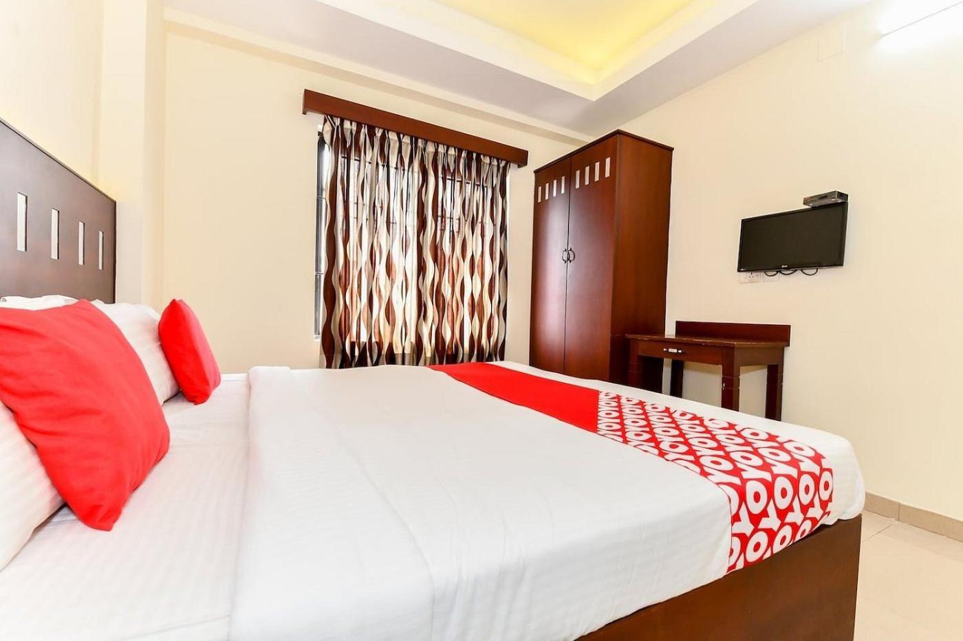 Metro Kochin Business Hotel Kültér fotó